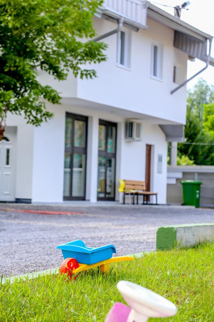 Apartments River Una 5 Bihać Екстериор снимка